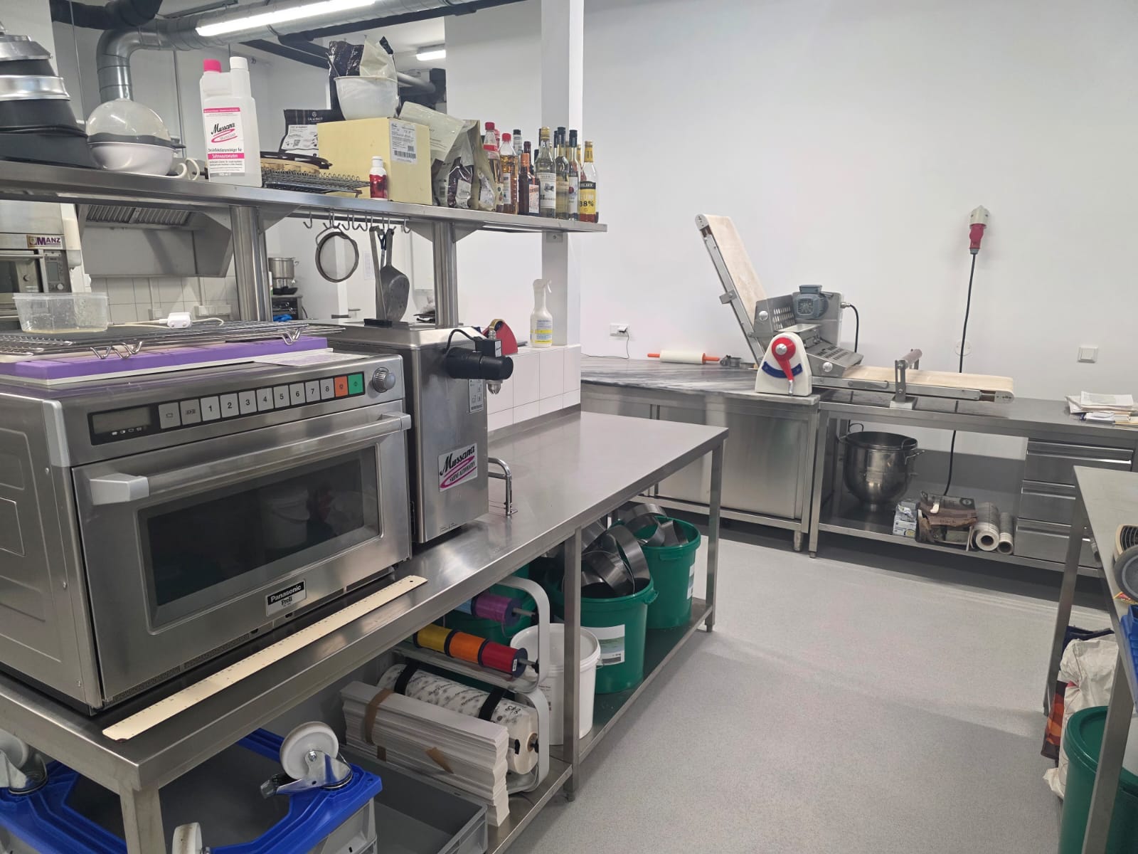 Backstube/Küche gewerblich nutzen in Wien - Open Kitchen bienchen.live